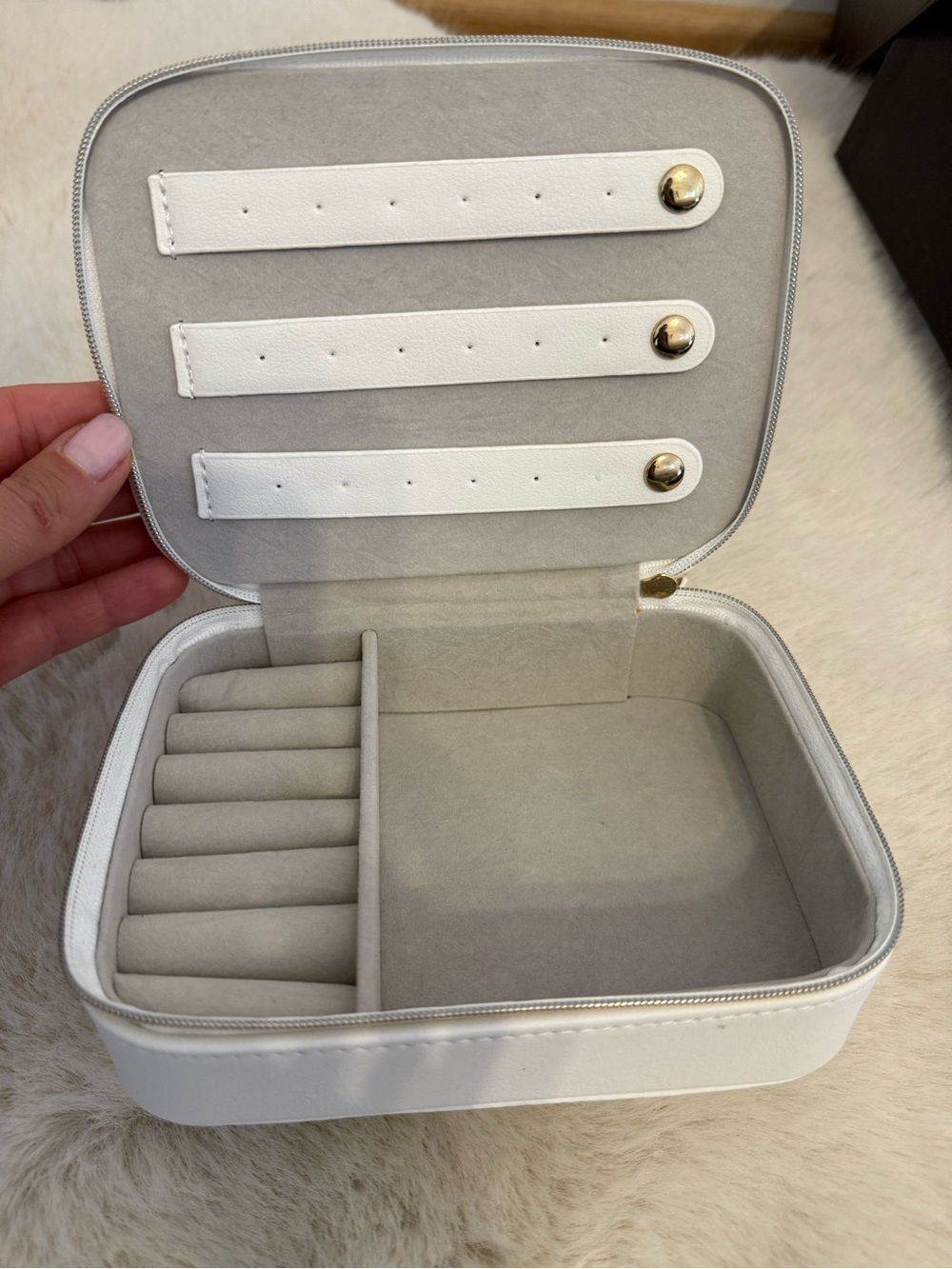 White Travel Jewelry Organizer Box - Compact Women's Accessory